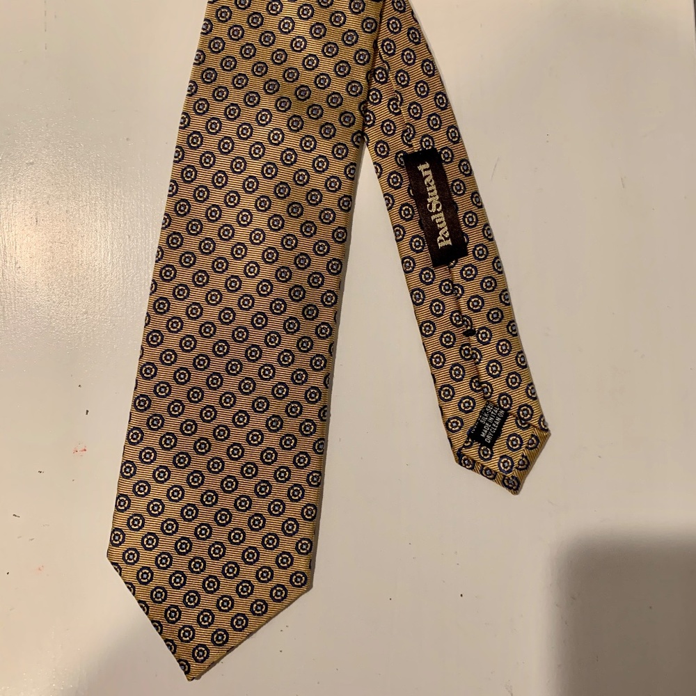 Men’s yellow tie